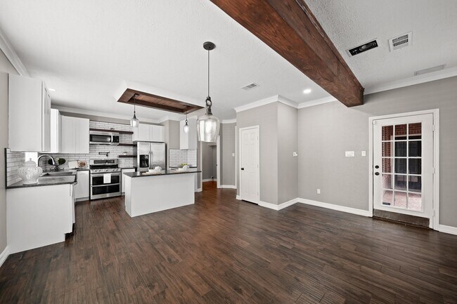 Building Photo - 1207 Wildewood Ct