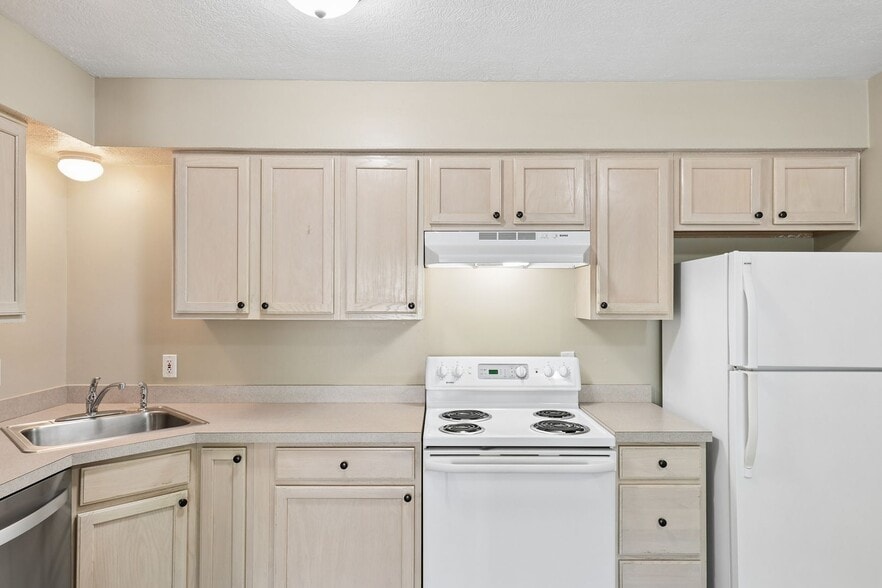 Interior Photo - White Pines of DeWitt