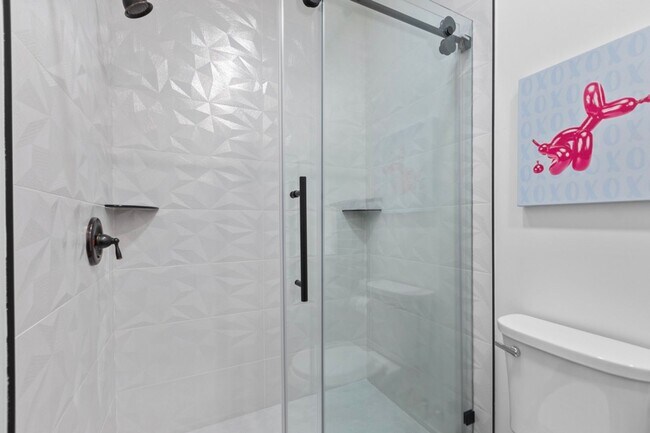 Building Photo - Fire pit!