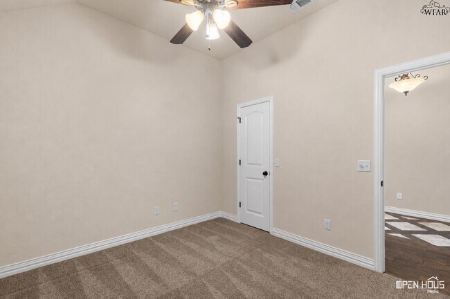 Building Photo - 4824 Olivia Ln