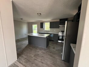 Building Photo - 307 Marcus Ln