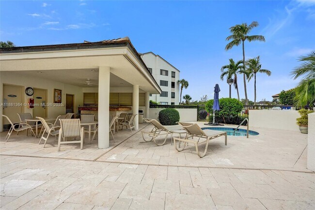 Building Photo - 925 Oak Harbour Dr