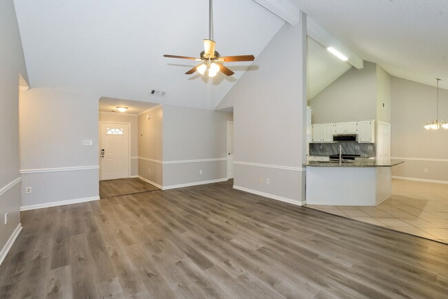 Building Photo - 6926 Dovefield Ln