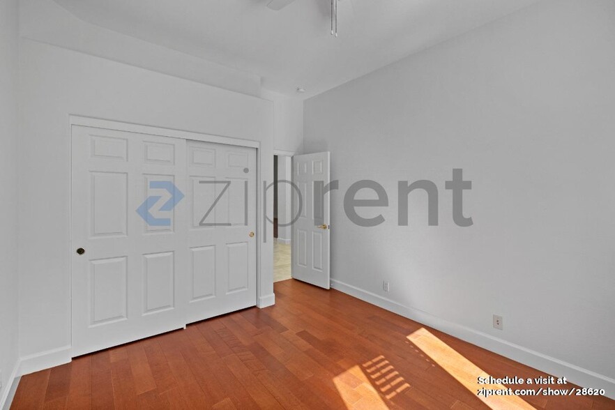 Building Photo - 9307 Mediar Dr