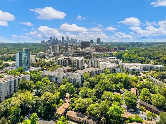 Building Photo - 115 Biscayne Dr NW