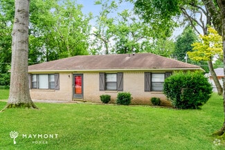 Building Photo - 2403 Yorkshire Cir SW