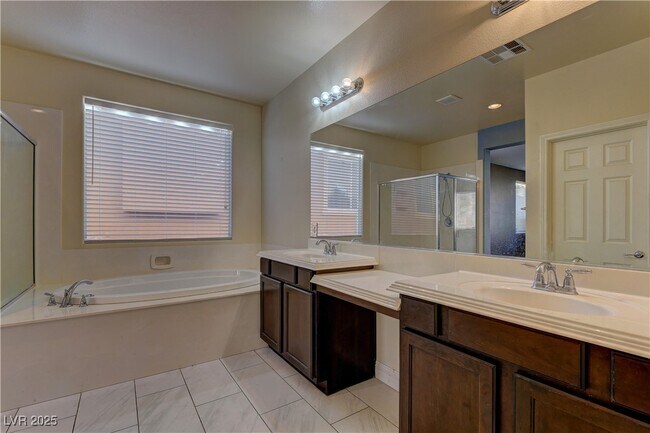 Building Photo - 972 Rue Grand Paradis Ln