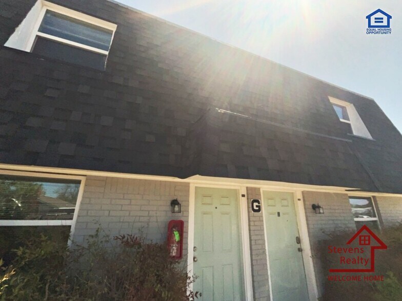 Primary Photo - 2111 NW Lindy Ave