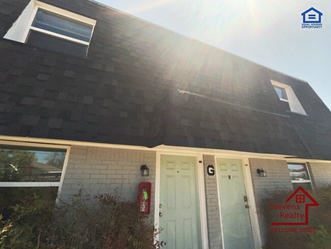 Building Photo - 2111 NW Lindy Ave