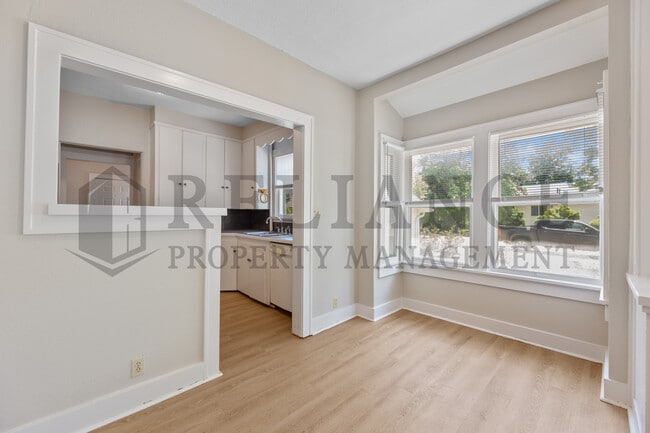 Building Photo - 322 N Meridian Ave