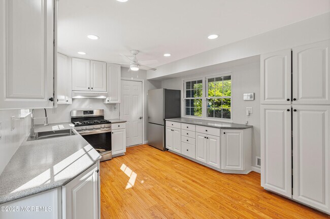 Building Photo - 61 Berkshire Dr
