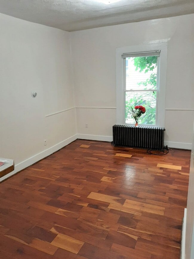 Building Photo - 222 Pleasant St