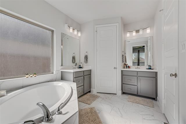 Building Photo - 8108 San Bernard Trl