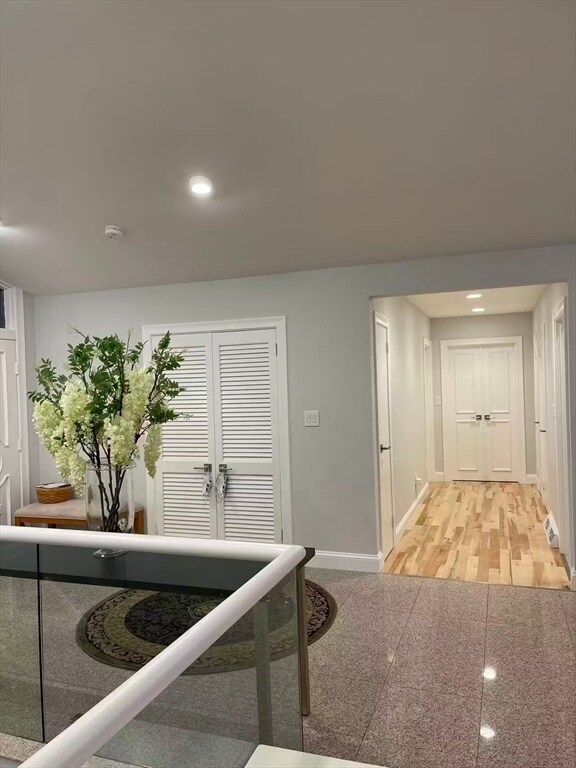 Building Photo - 32 Countryside Rd