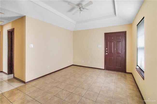 Building Photo - 415 Date Palm Ave