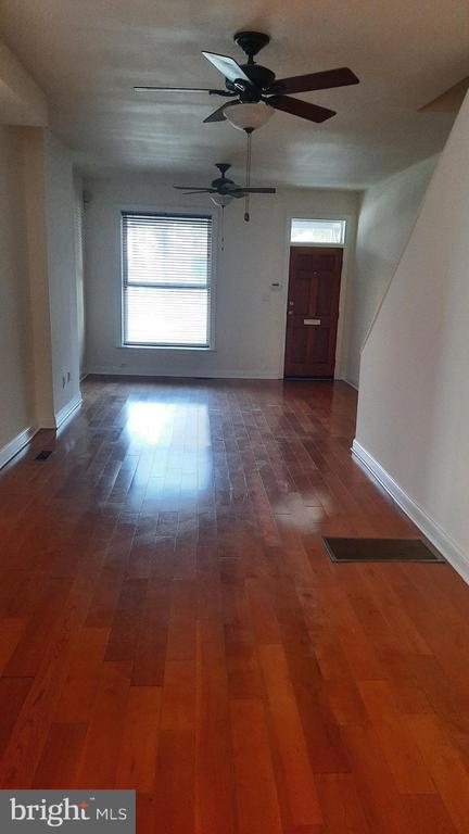 Building Photo - 238 Muench St