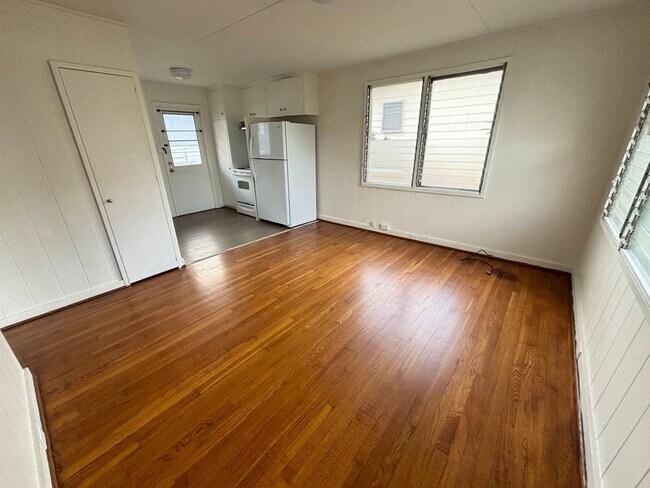 Building Photo - 849 3rd St. 2 Bed 1 Bath $1,700 - Rent Ready!