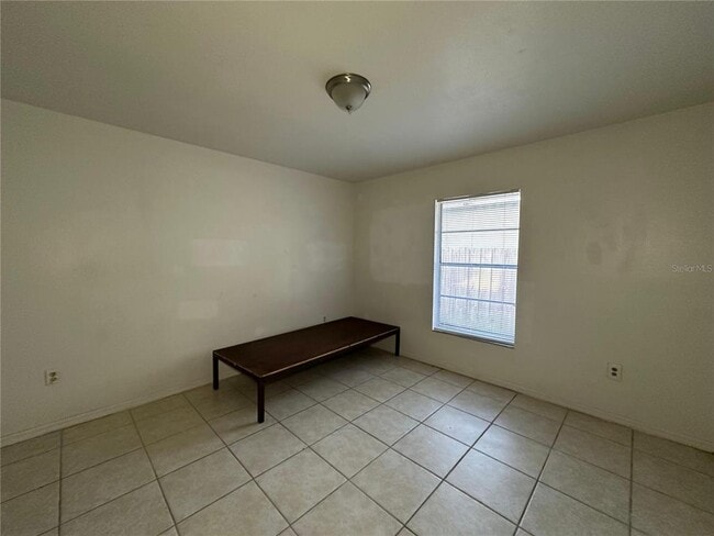 Building Photo - 912 Pine Ave