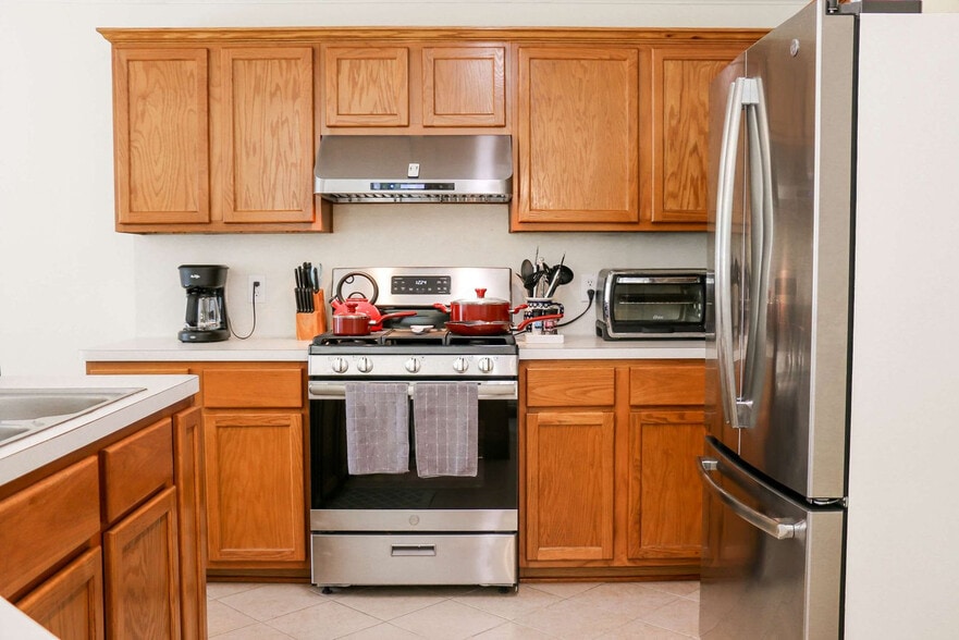 Building Photo - 5603 Tiger Lilly Way