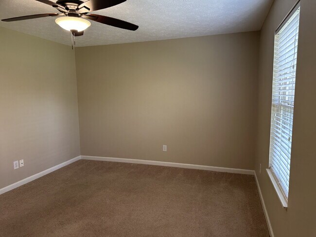 Building Photo - Well-Maintained Condo with 2 Bonus Rooms & Attached 2-Car Garage