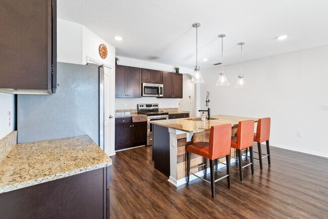 Building Photo - 4/2 Energy Efficient Home in St. Cloud w/ Fenced Back Yard