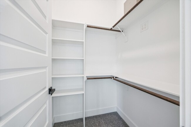Building Photo - 9806 A/B Pelsey St