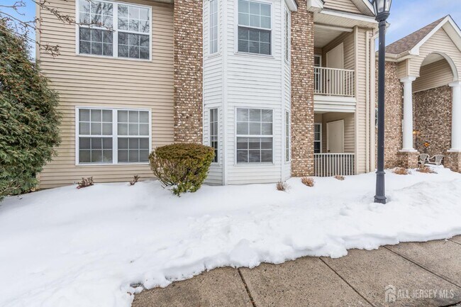 Building Photo - 12 High Pointe Way