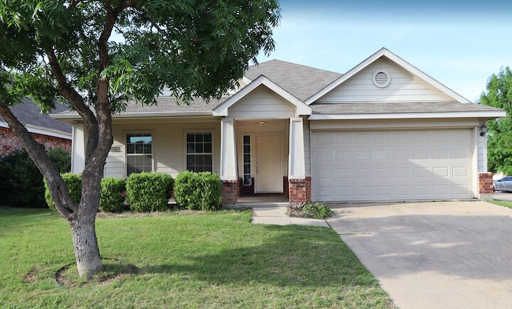 Building Photo - 1000 Warbler Ln