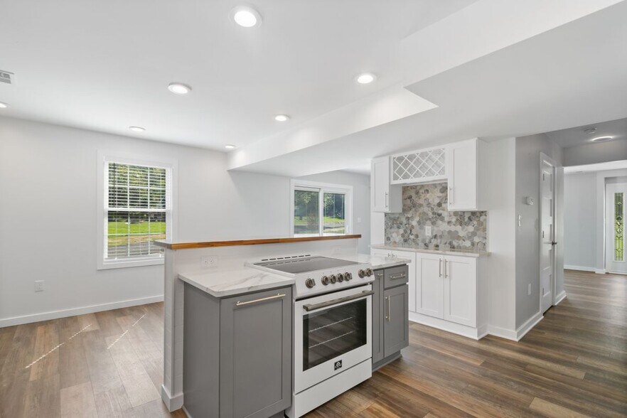Building Photo - 680 Chestnut Springs Ln