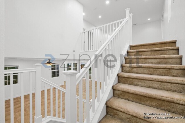 Building Photo - 1271 S Central Pkwy