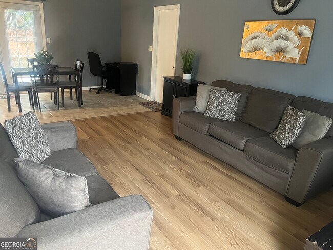 Building Photo - 7013 Fielder Rd