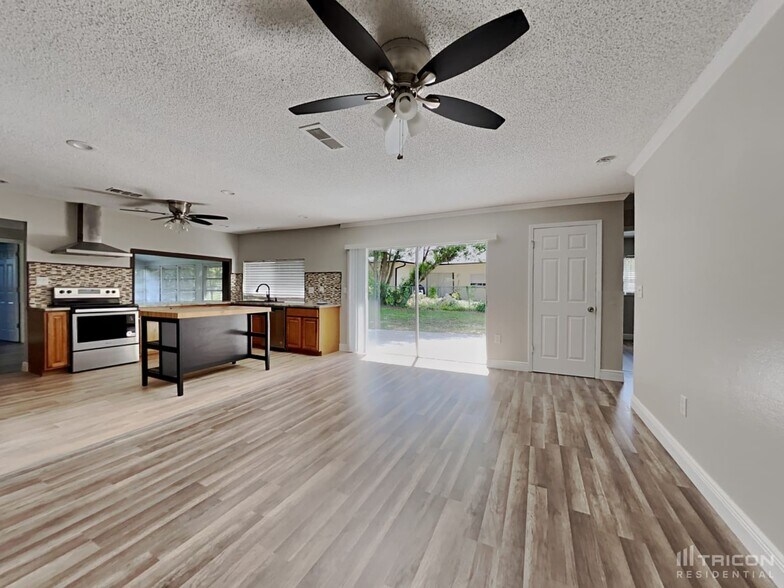 Building Photo - 13005 Willoughby Ln