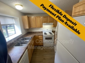 Building Photo - 704 Ferris Ct