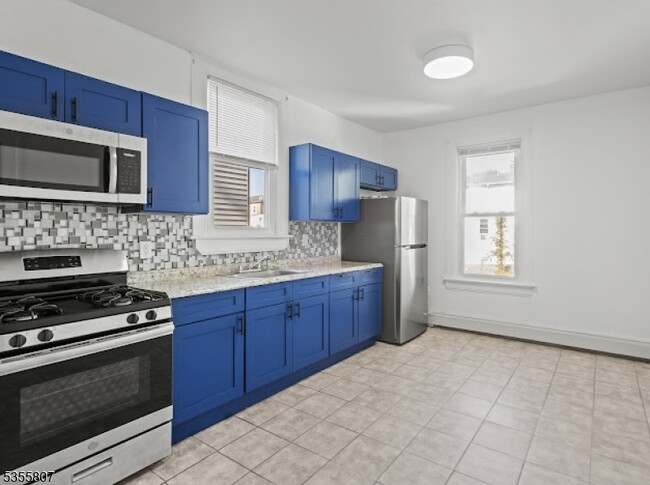 Building Photo - 125 Columbia Ave