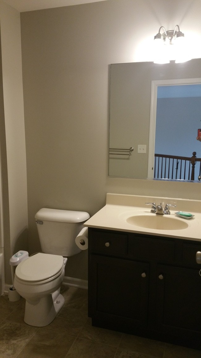 Building Photo - 1034 Ravendale Ct