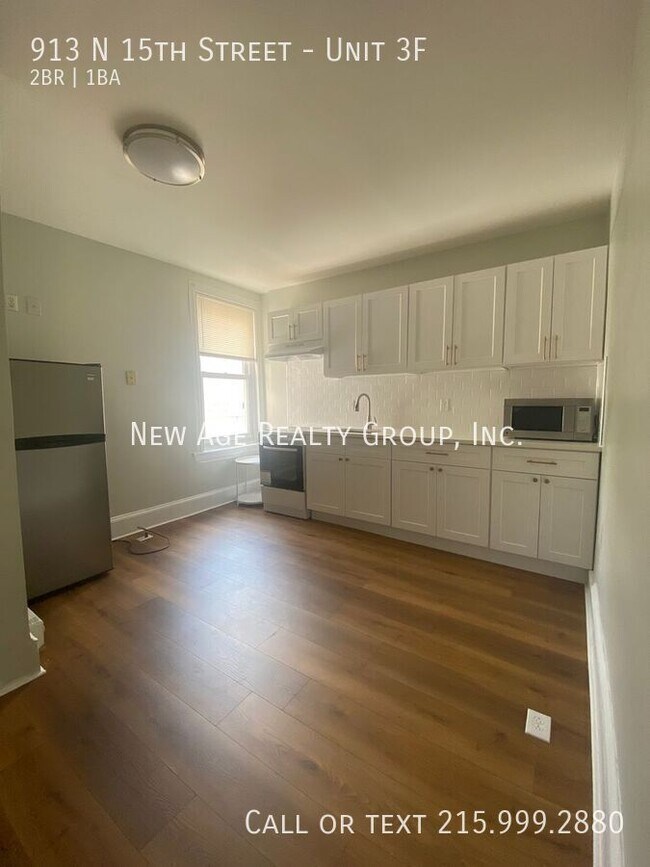 Building Photo - 913 N 15th St