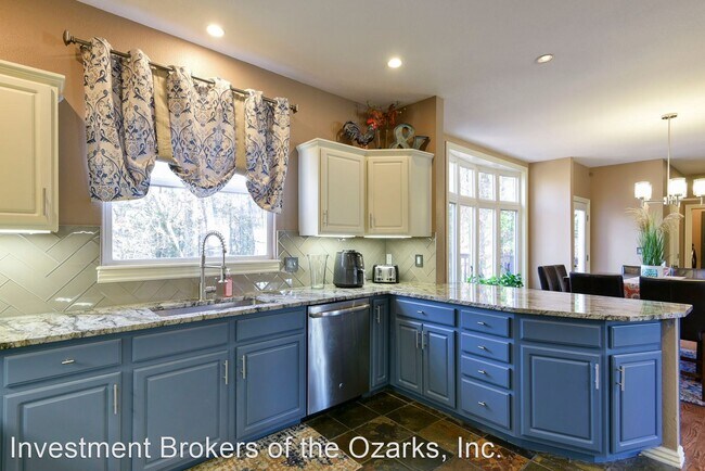 Building Photo - 4 br, 4 bath House - 149 Country Bluff Drive