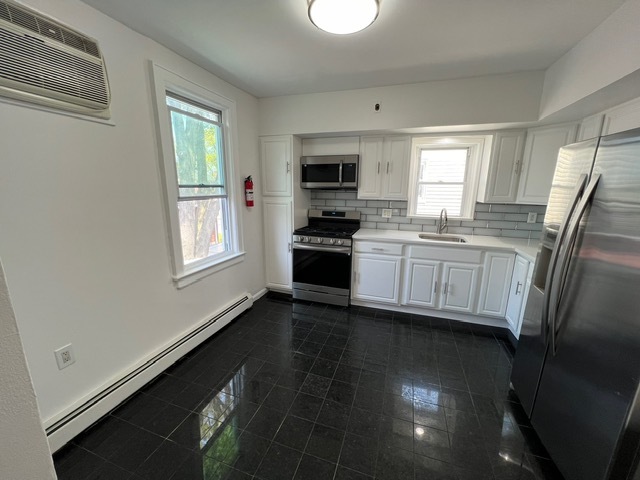 Kitchen - 113 Oakwood Ave