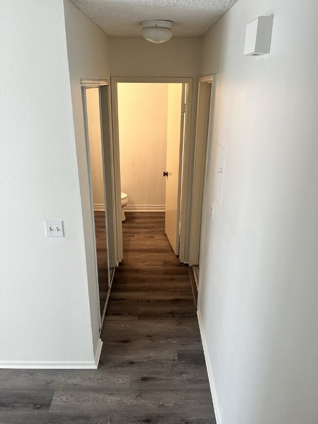 Building Photo - 480 Las Palomas Dr