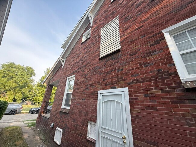 Building Photo - Open House Schedule Mon 9.1.25 @ 12:00pm, ...