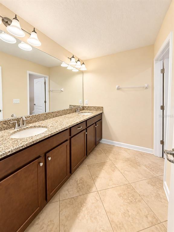 Building Photo - 2341 Aurelius Dr