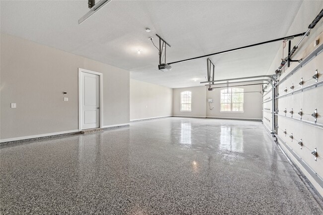 Building Photo - 813 Gallant Fox Trail