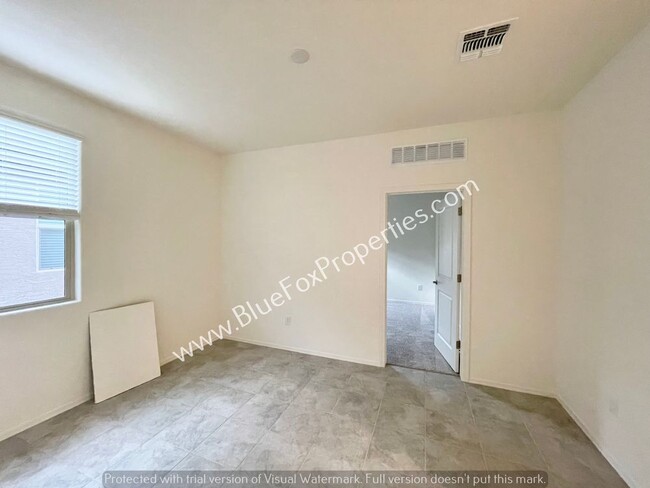Building Photo - 6379 E Calle Hora Cero
