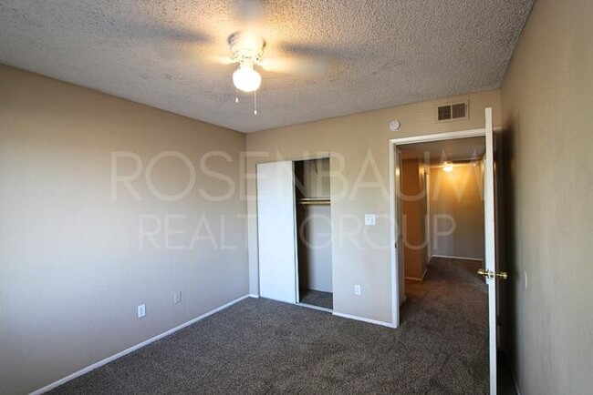 Building Photo - Beautiful & spacious 2-bedrooms, 1.5-baths...