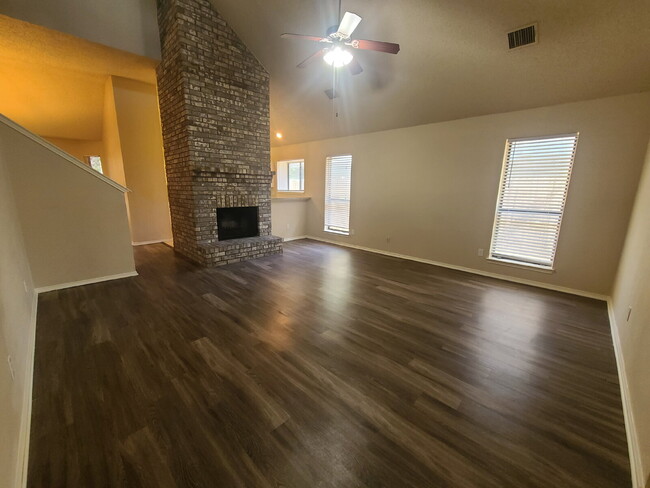 Building Photo - COMING SOON - Cedar Hill: Large 5 Bedroom,...
