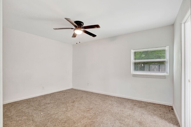 Building Photo - Updated Greenville Home