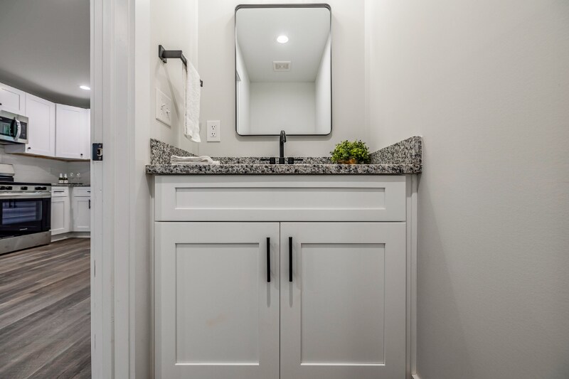 Building Photo - 121 Brookmeade Dr