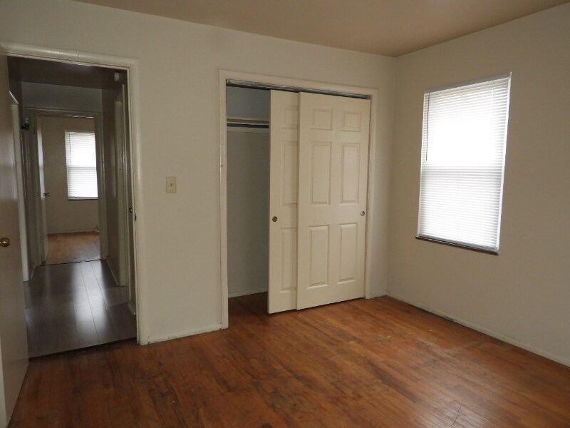 Building Photo - 6006 Dickson Rd