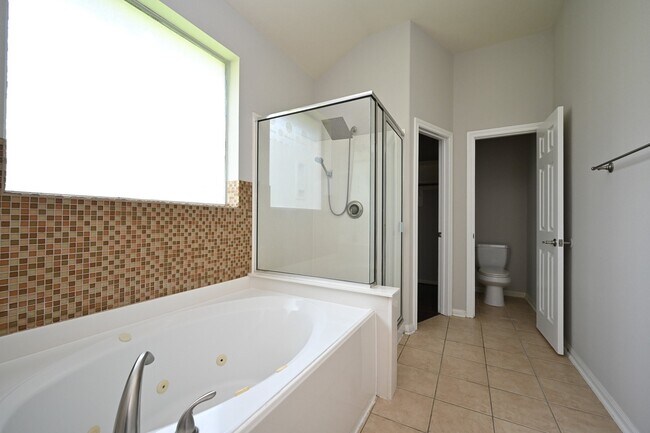 Building Photo - 7006 Kendall Lake Ct
