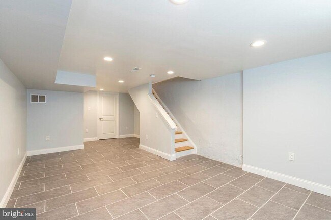 Building Photo - 1250 S Bucknell St